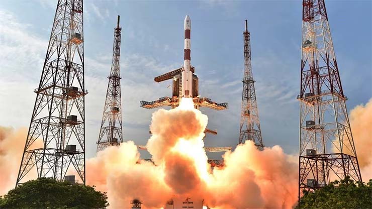 अगला मोर्चा : भारत का अंतरिक्ष क्षेत्र